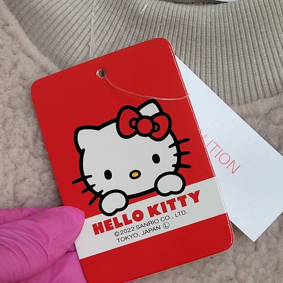 Sanrio Hello-Kitty Fuzzy BOA Sweater Womens Large 24x25 Baggy - Picture 7 of 13